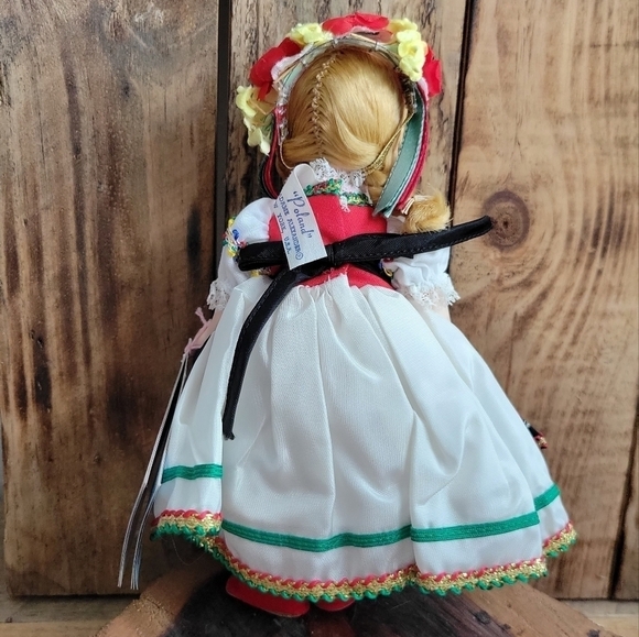 Poland little women collectible doll‎ - Picture 2 of 4